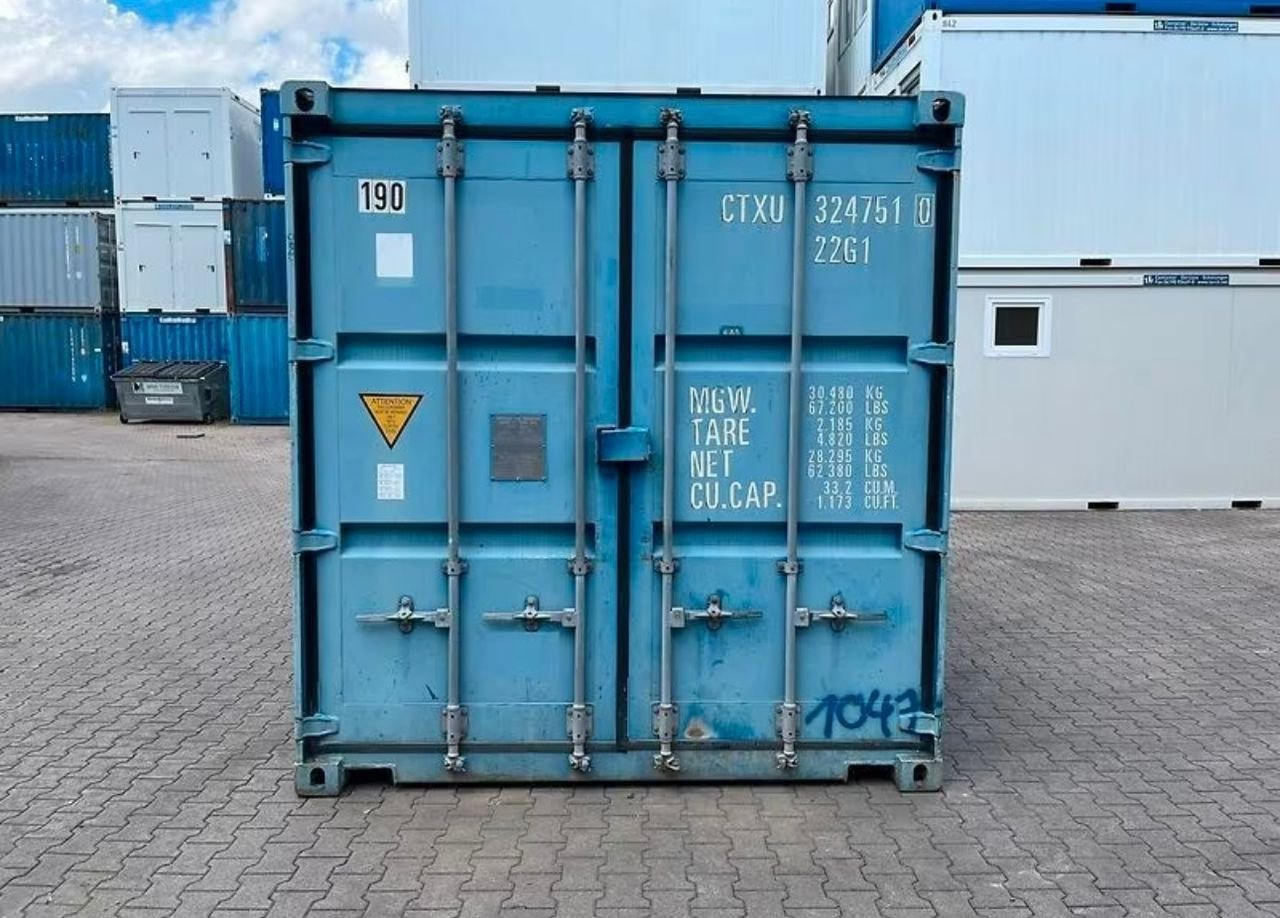 20-foot dry shipping container
