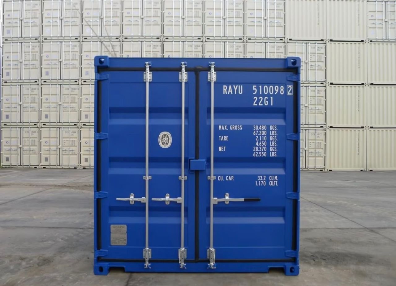20-foot dry shipping container