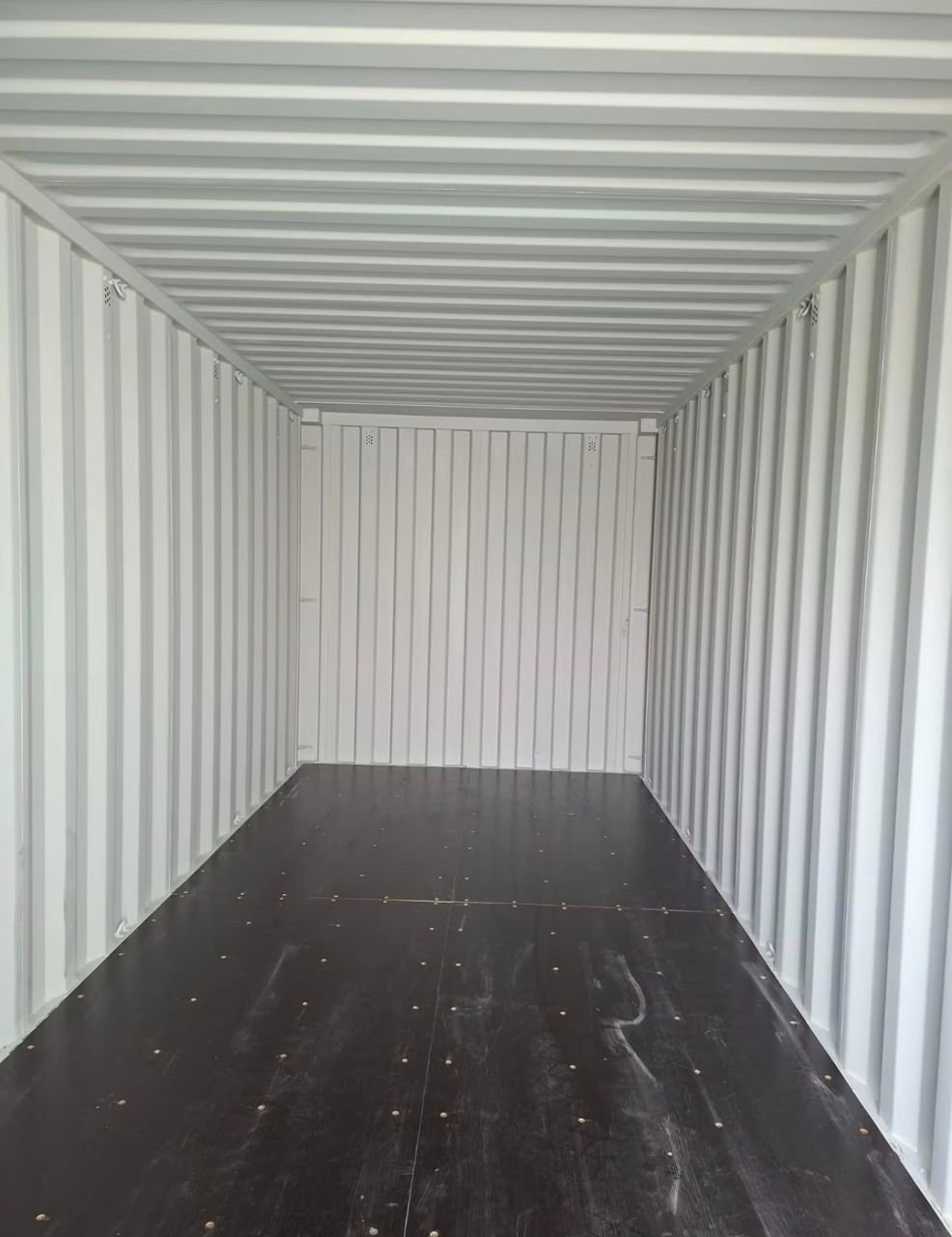 Standard 20-foot shipping container - Image 2
